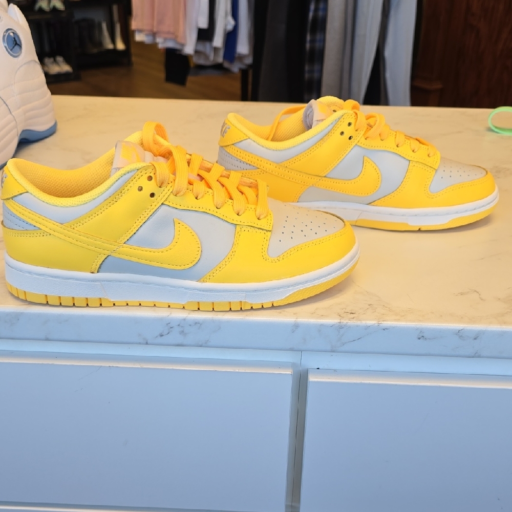 Nike Kids Sneakers in Yellow and White